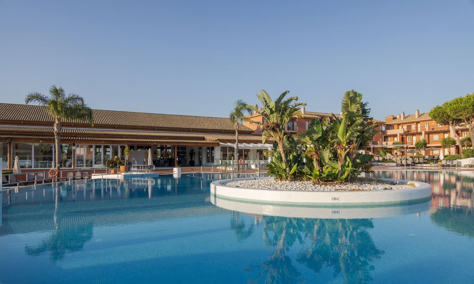 Así son los hoteles que la cadean Ilunion, de la ONCE, tiene en la provincia de Cádiz.