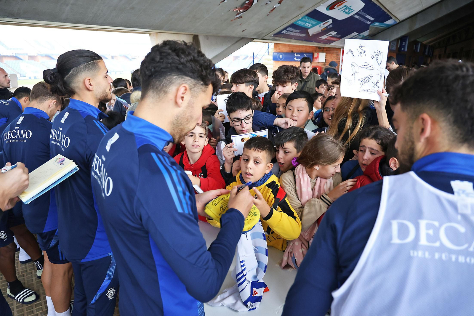 Imágenes de los mas pequeños en el entrenamiento del Recreativo de Huelva