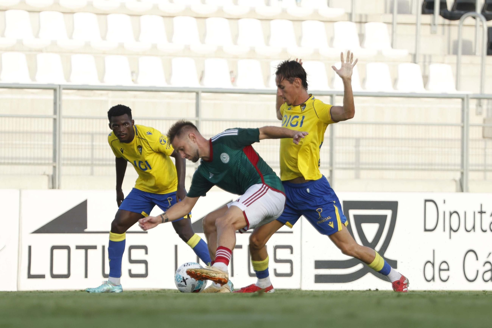 Las fotos del amistoso Cádiz CF - Al Ettifaq de Arabia Saudí en La Línea
