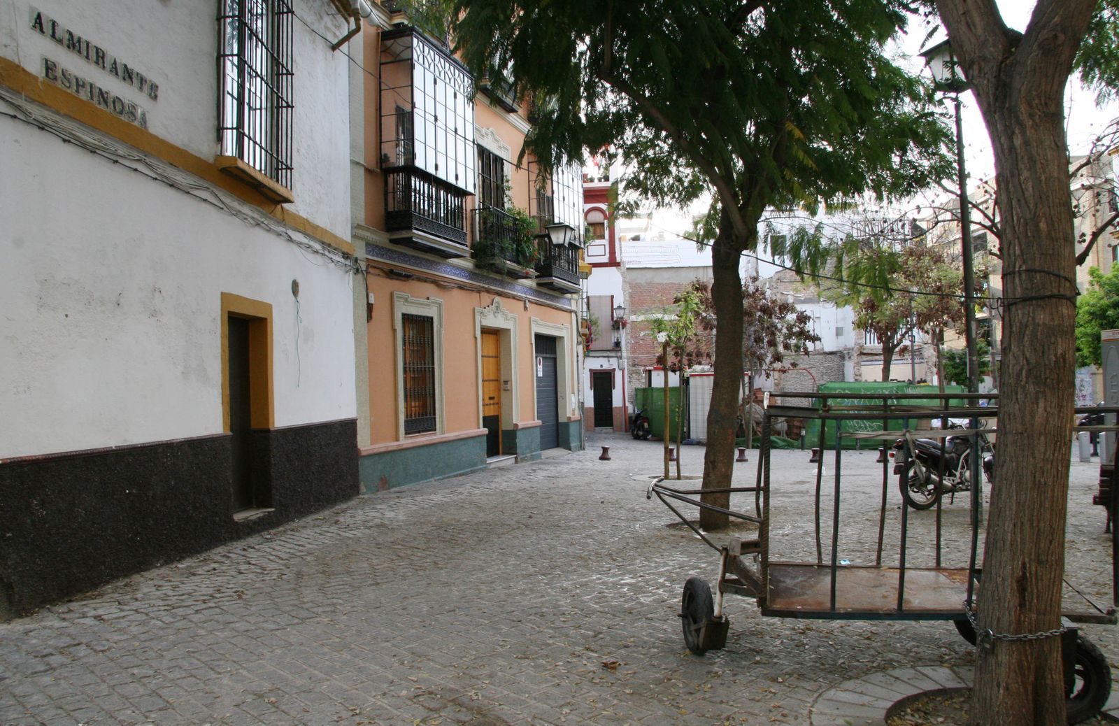 La calle Almirante Espinosa, en el casco norte de la ciudad.