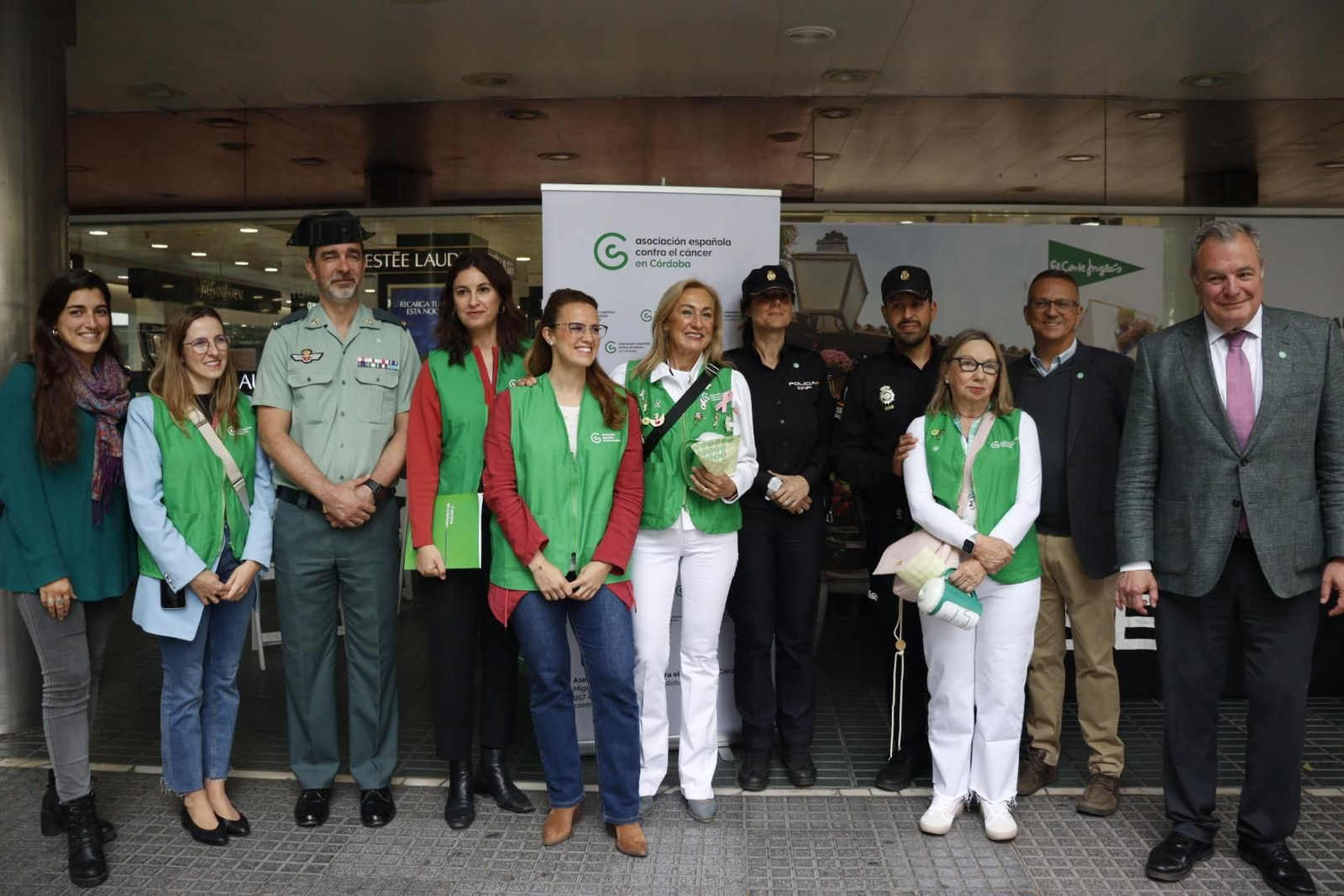 La cuestación de la Asociación Española contra el Cáncer (AECC), en imágenes