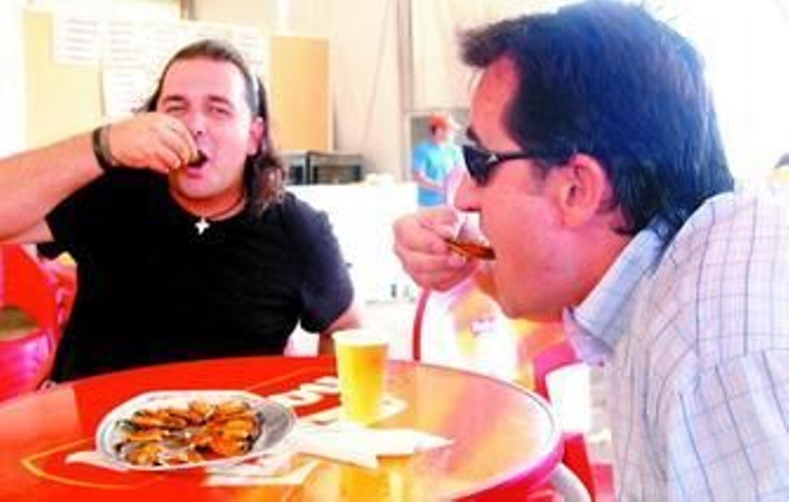 Un buen plato de marisco y una cerveza fresquita hicieron las delicias de todas las personas que se acercaron a la Feria.
