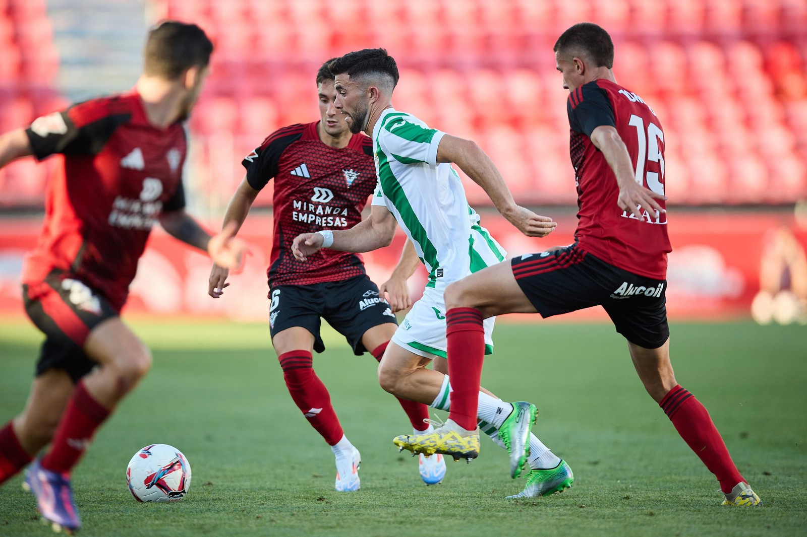 Las mejores fotos del Mirandés - Córdoba CF en Anduva