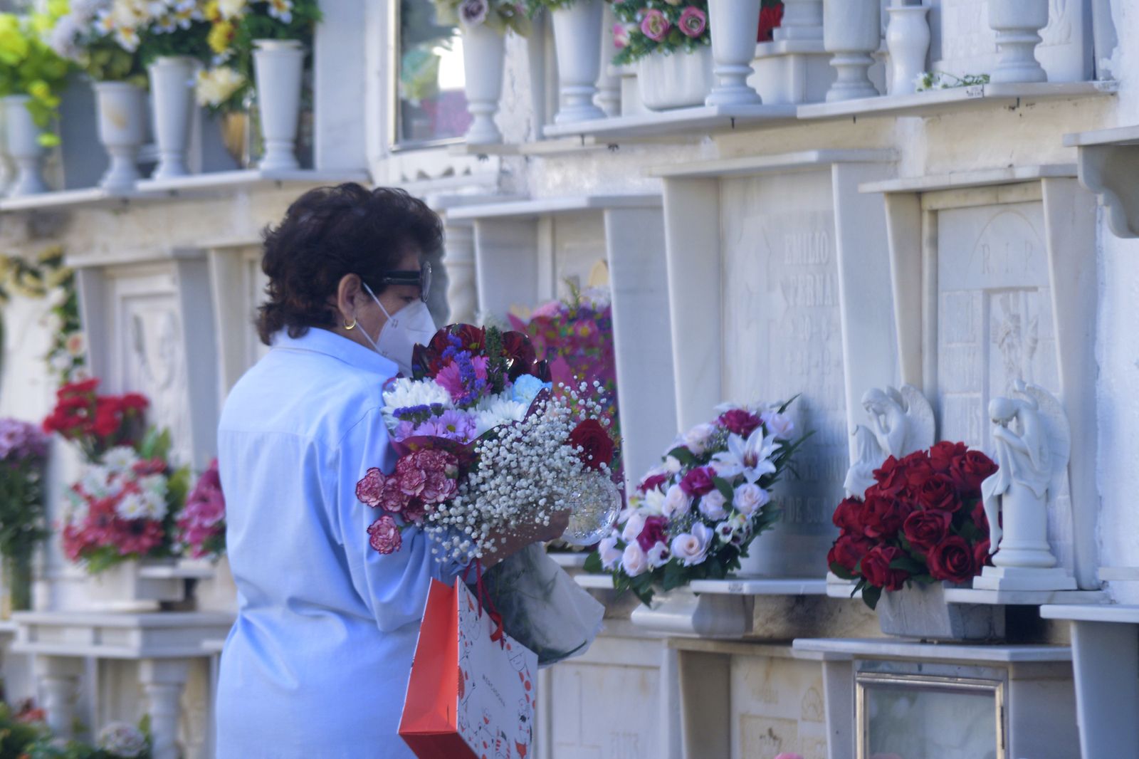 Fotos de los cementerios de Algeciras en el día de los difuntos