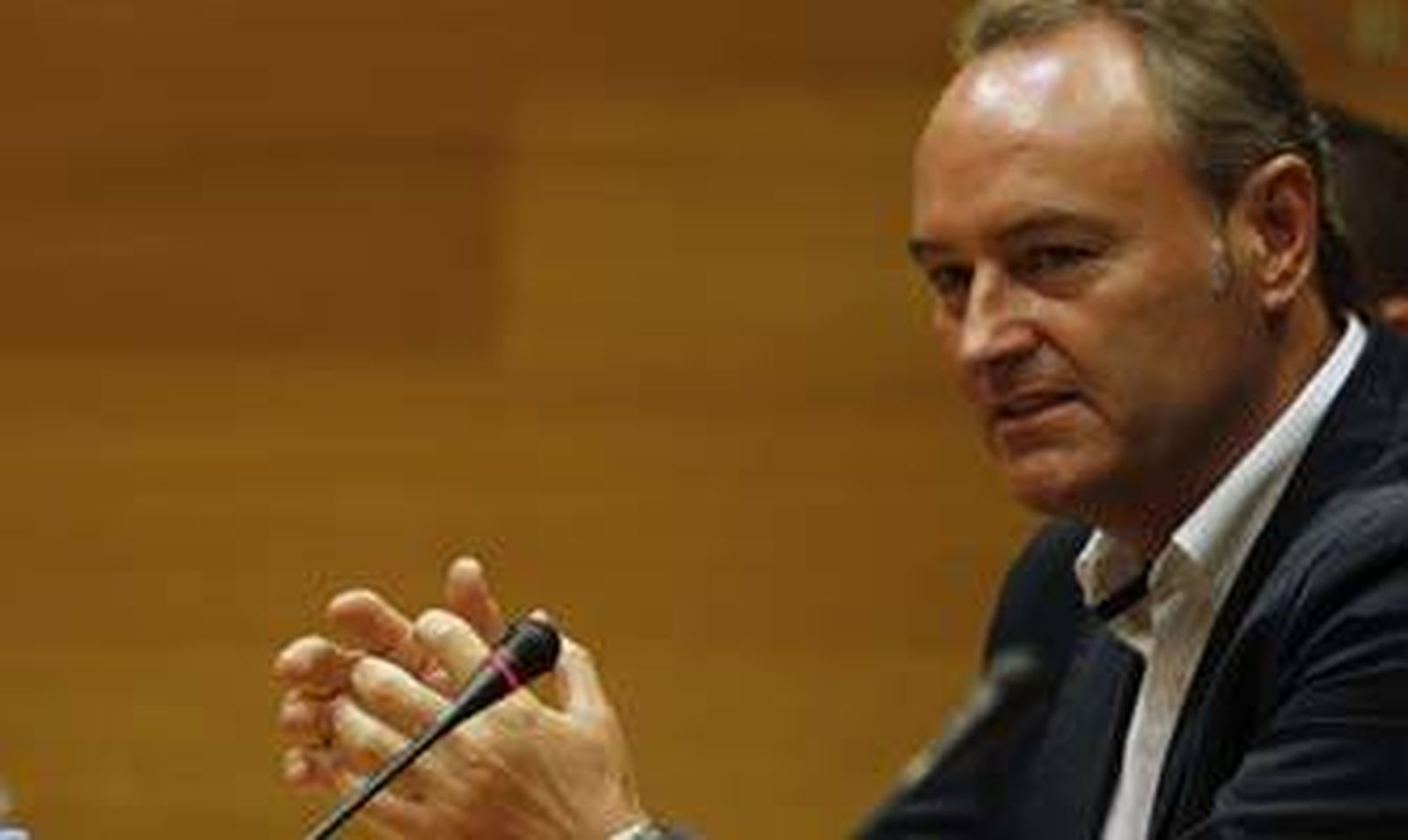 Fabra anuncia que dejará la presidencia del PP valenciano la próxima semana