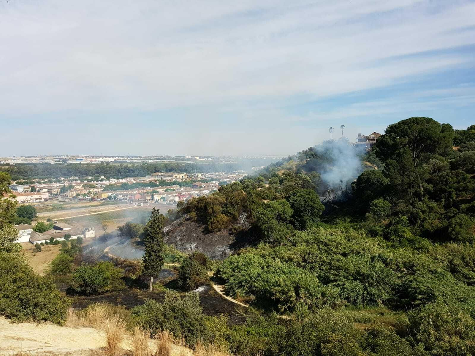 Incendio en la cornisa de Gelves