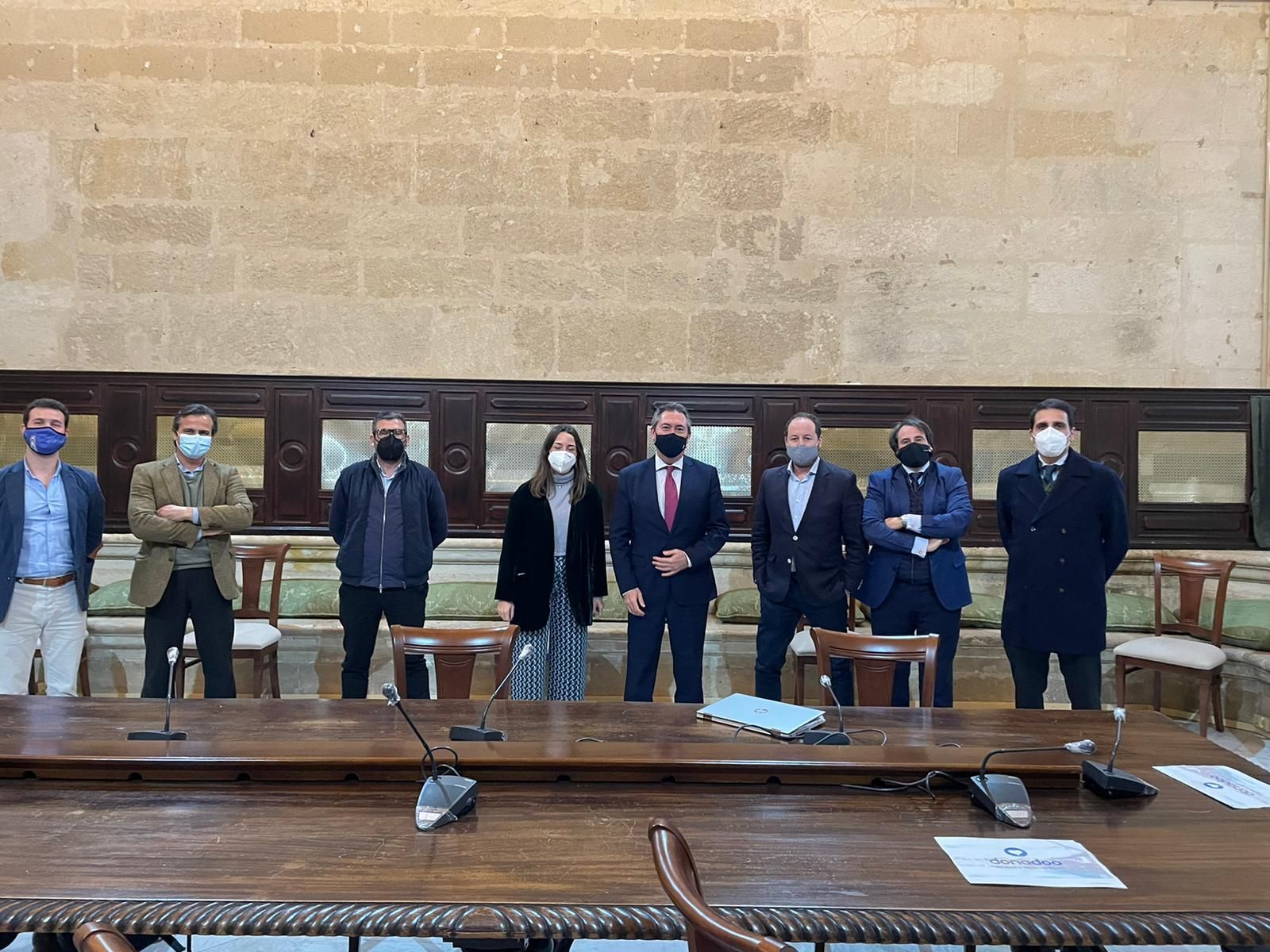 Presentación de Donadoo al alcalde de Sevilla, Juan Espadas.