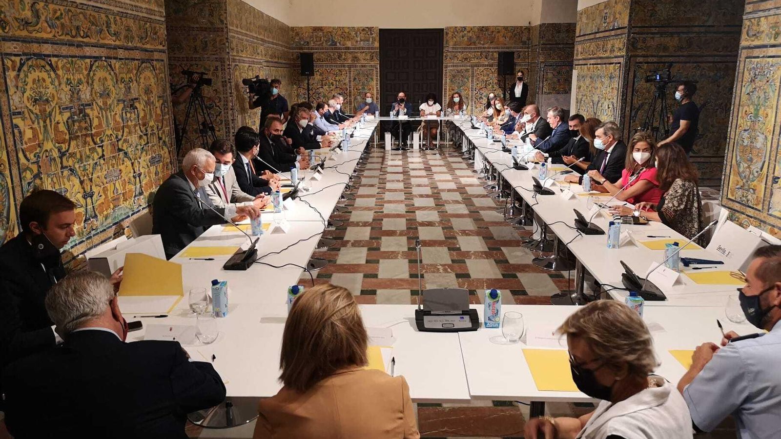 Primera reunión para constituir formalmente el consejo.