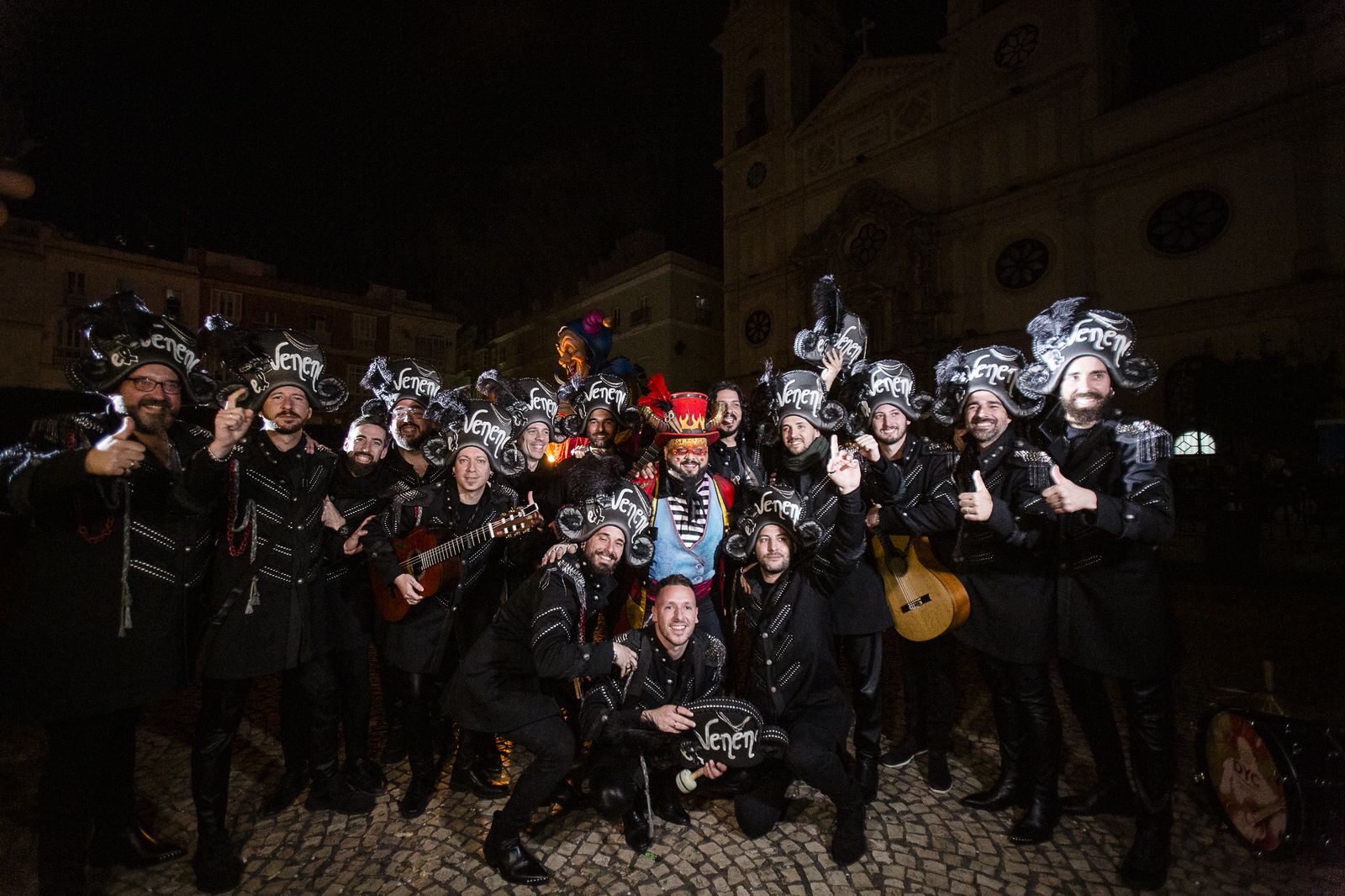 Las imágenes del pregón y la quema del Dios Momo