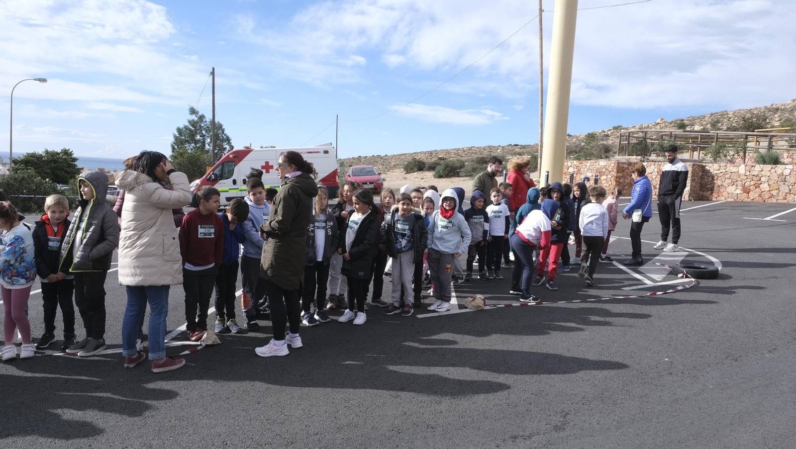 Imágenes de la carrera infantil contra el cáncer en el CEIP Francisco de Goya
