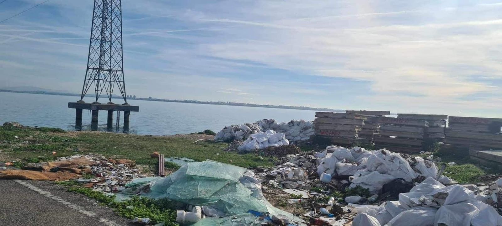 Frente al Punto Limpio