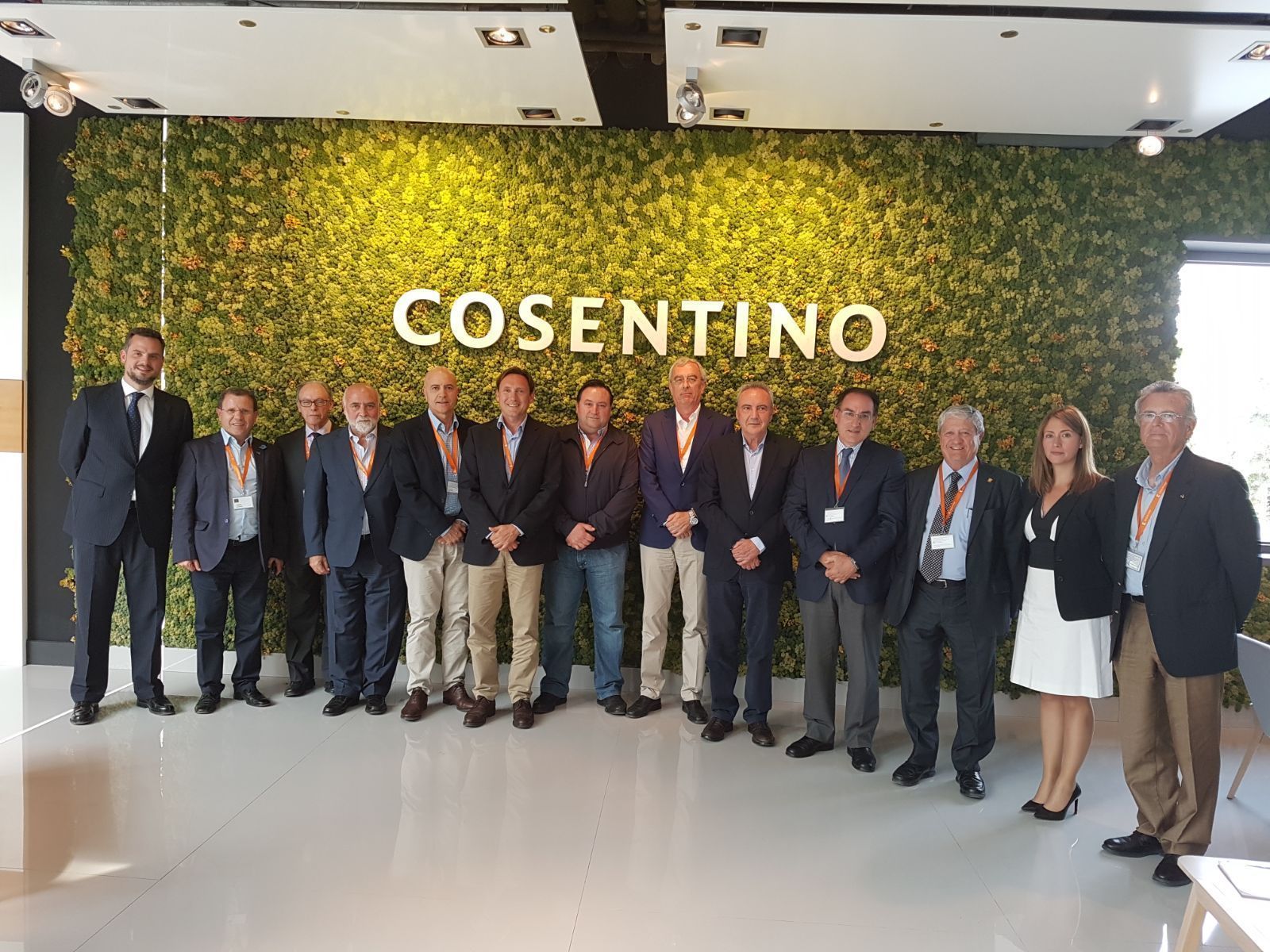 Francisco Martínez-Cosentino, junto a la delegación empresarial.