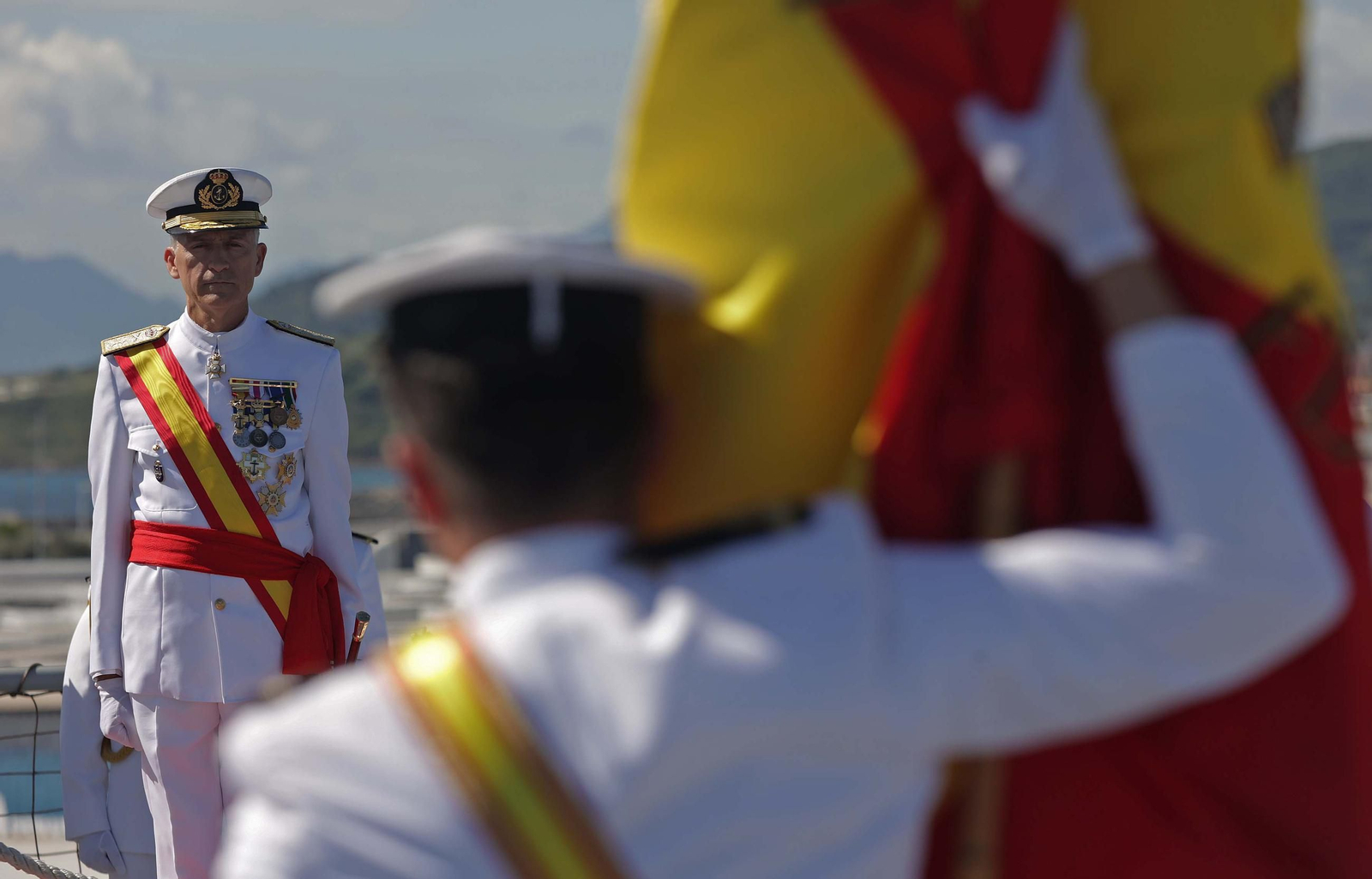 Fotos de la Jura de Bandera para personal civil a bordo del Buque de Asalto Anfibio 'Castilla' en Algeciras