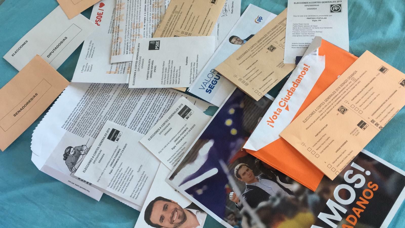 La propaganda electoral de las cuatro principales formaciones políticas para las elecciones del 28-A.