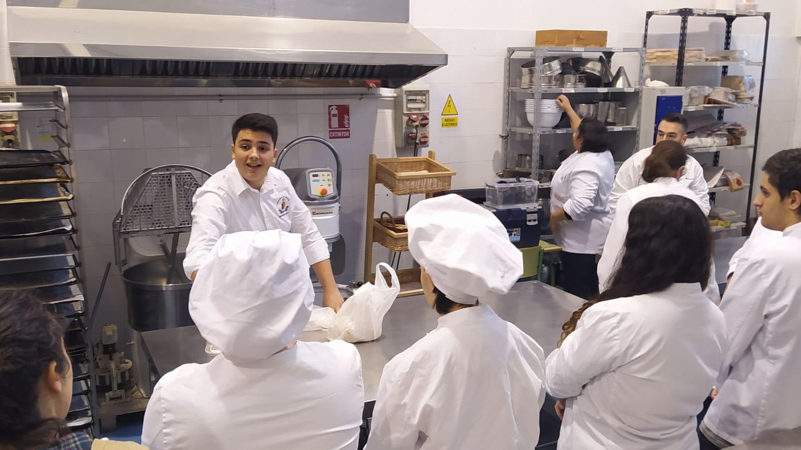 Uno de los talleres impartido al alumnado de panadería el pasado curso.