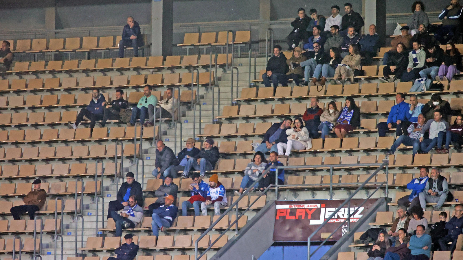 Búscate en el Xerez DFC - Ceuta B en el Municipal de Chapín en Jerez