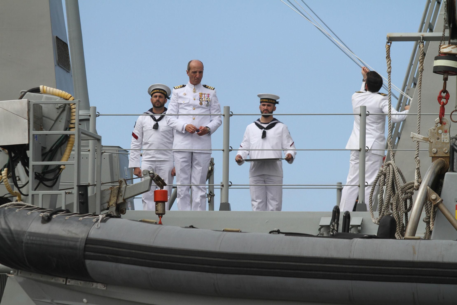 Entrega de la bandera de combate a la fragata Cristobal Colón