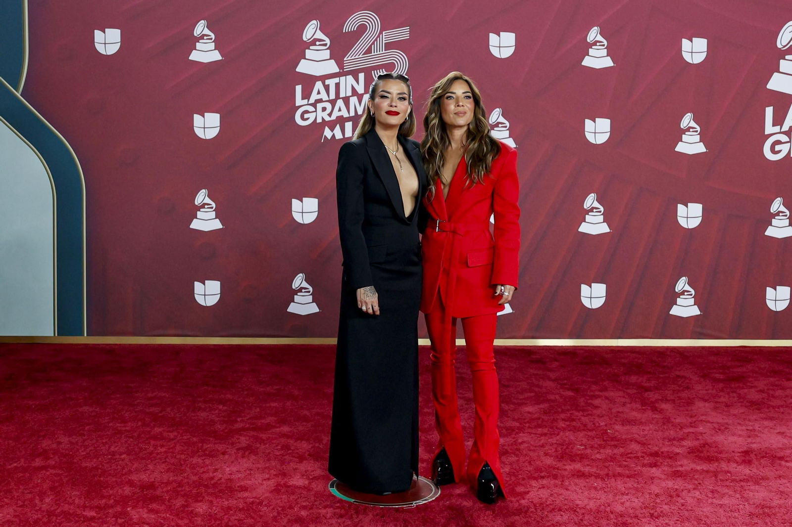 Todos los famosos, tendencias y curiosidades en la alfombra roja de la 25 edición de los Grammy Latinos