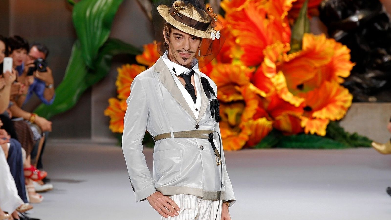 En la cumbre de su carrera, cuando era jefe creativo de Dior a mediados de los 90.