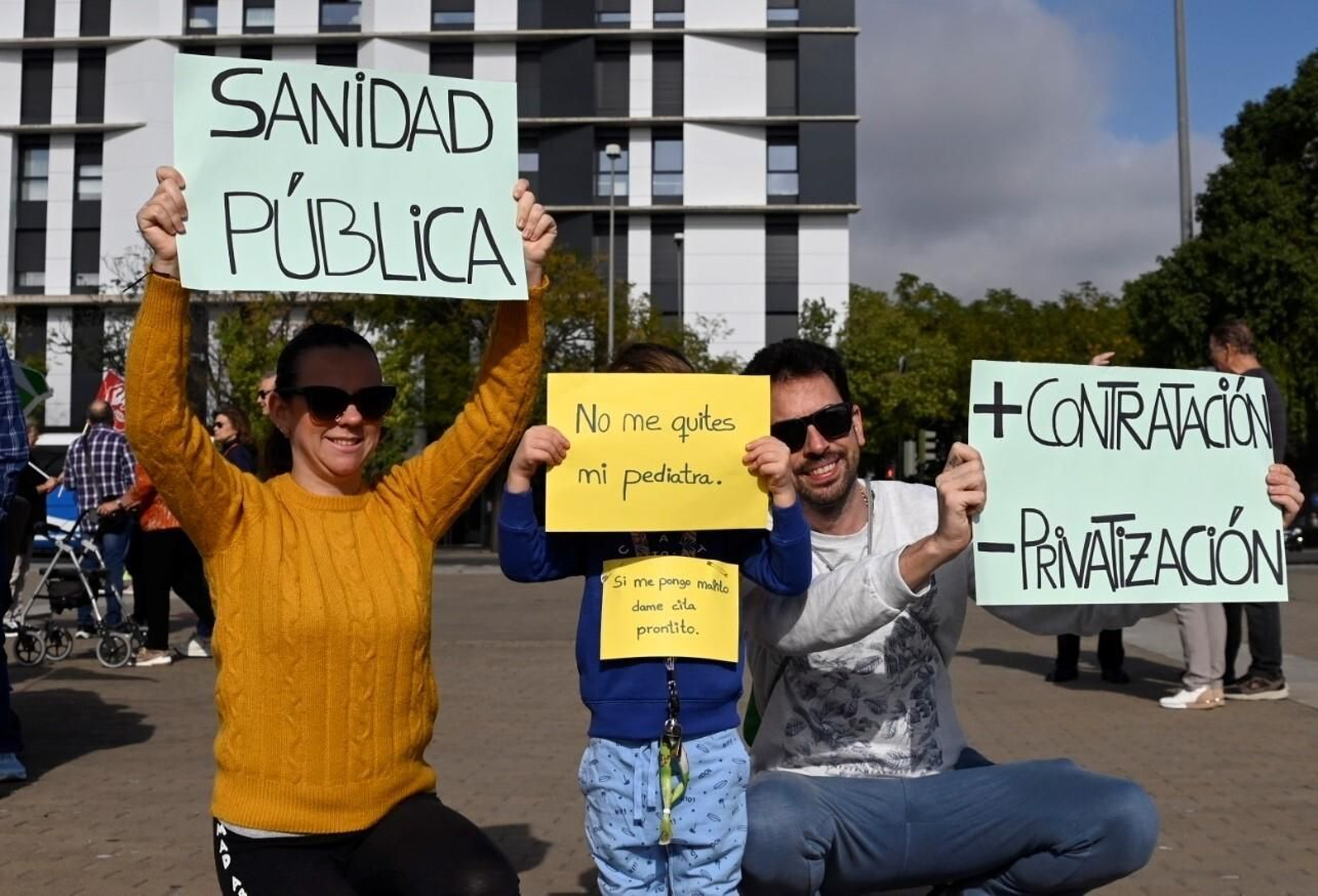 La manifestación en defensa de la sanidad pública en Córdoba, en imágenes