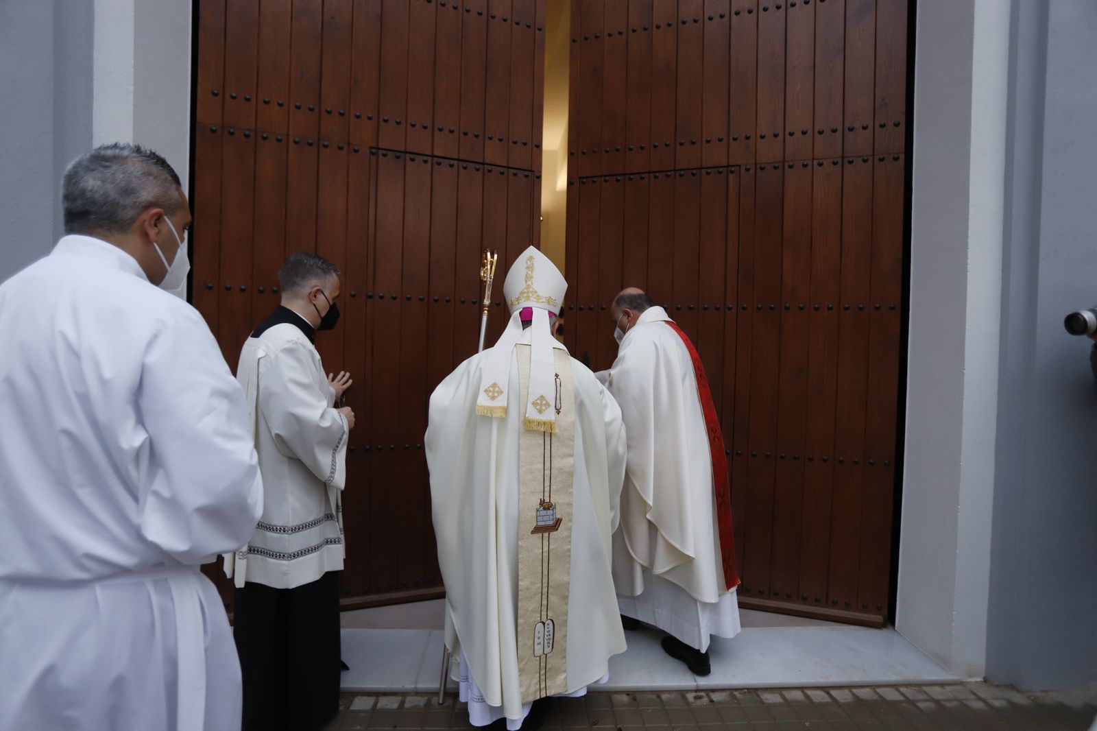 Imágenes de la consagración de la parroquia Cristo Sacerdote