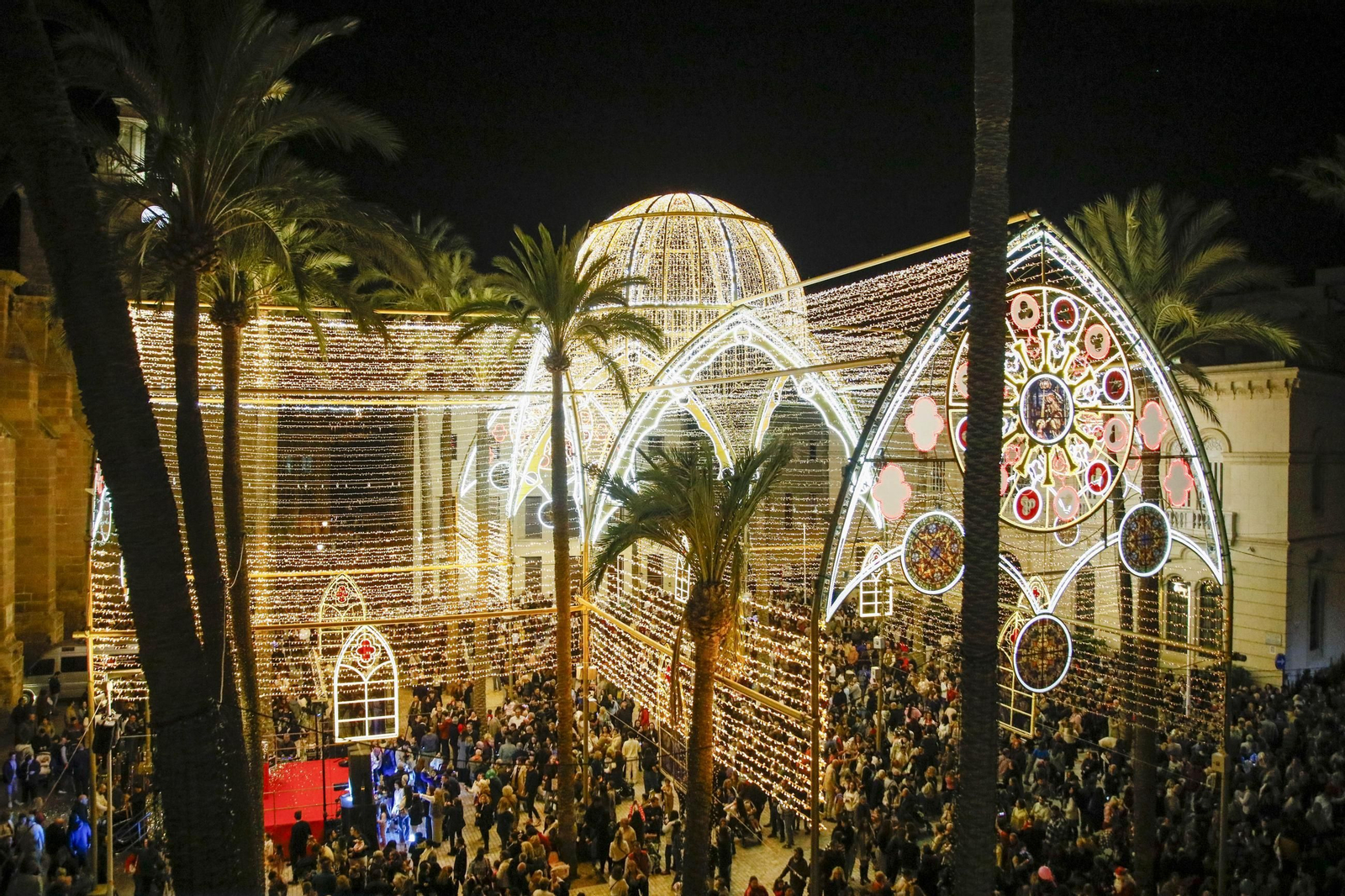 Las mejores imágenes del encendido navideño en Almería
