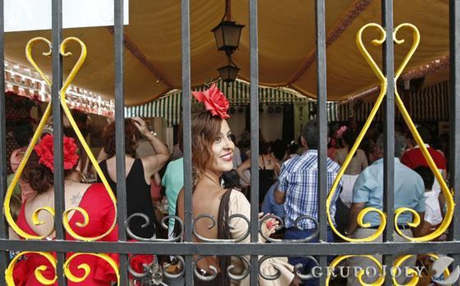 La Feria reúne a miles de personas en su jornada más esperada y en un año en el que se recuerda a Paco de Lucía

Foto: Erasmo Fenoy