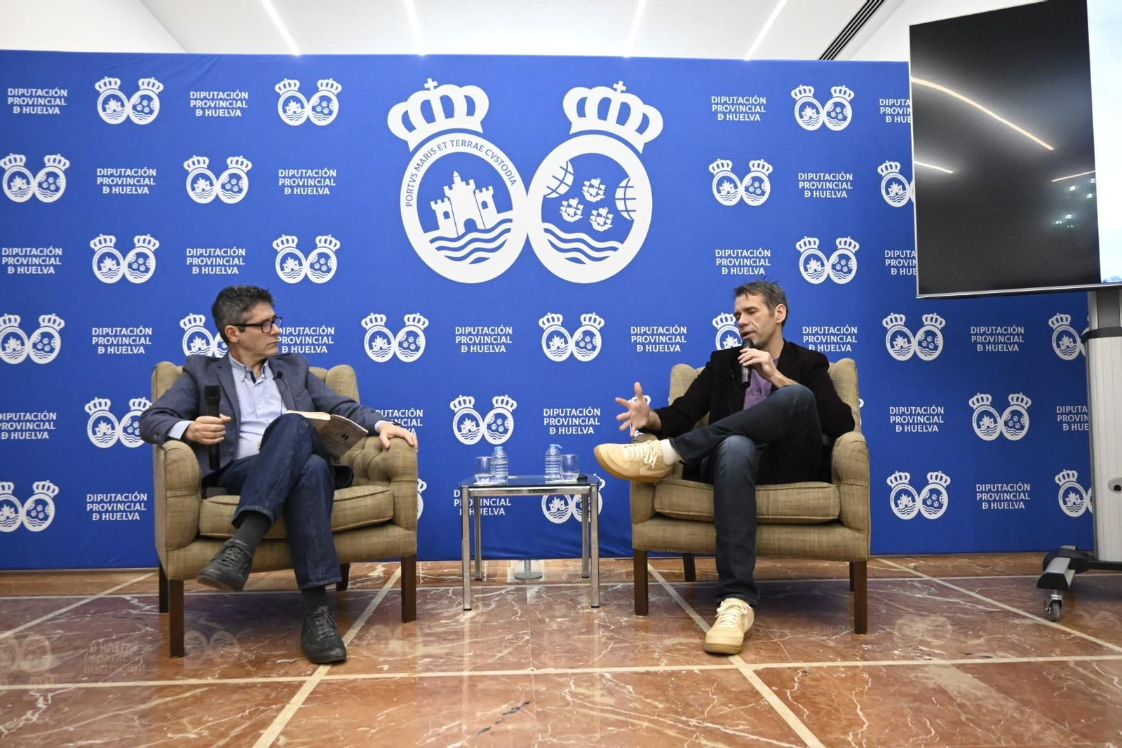 El periodista Rubén Amón presenta su libro `Tenemos que hablar' en imágenes