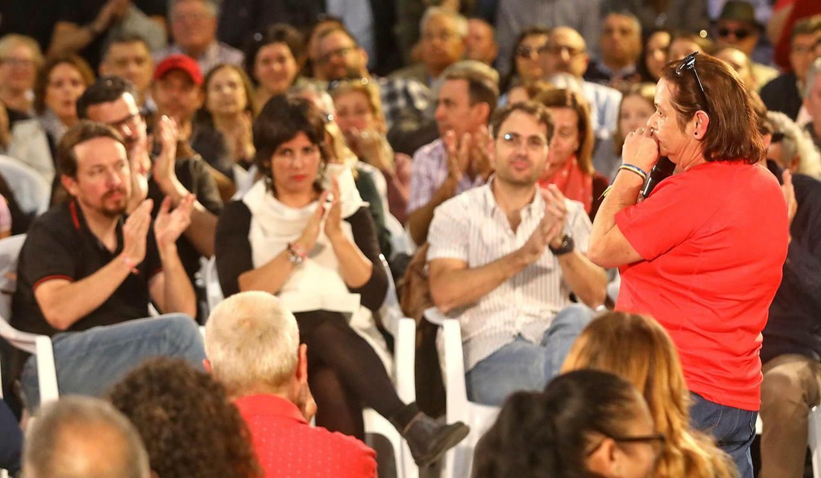 Pablo Iglesias y Teresa Rodríguez en un encuentro con simpatizantes en Jerez