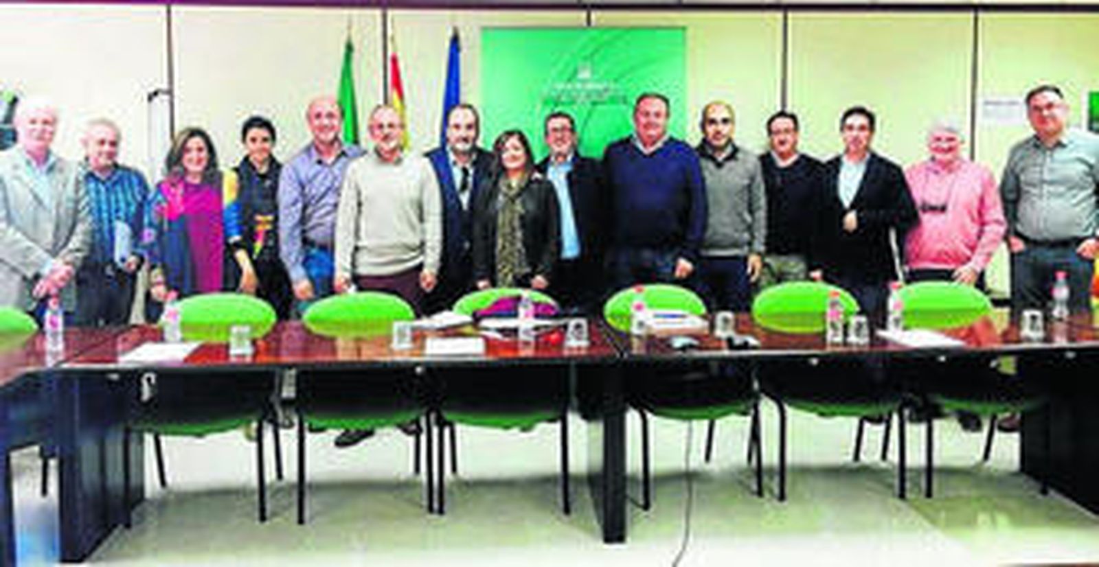 Ortiz junto a presidentes, gerentes y personal técnico de los GDRs.