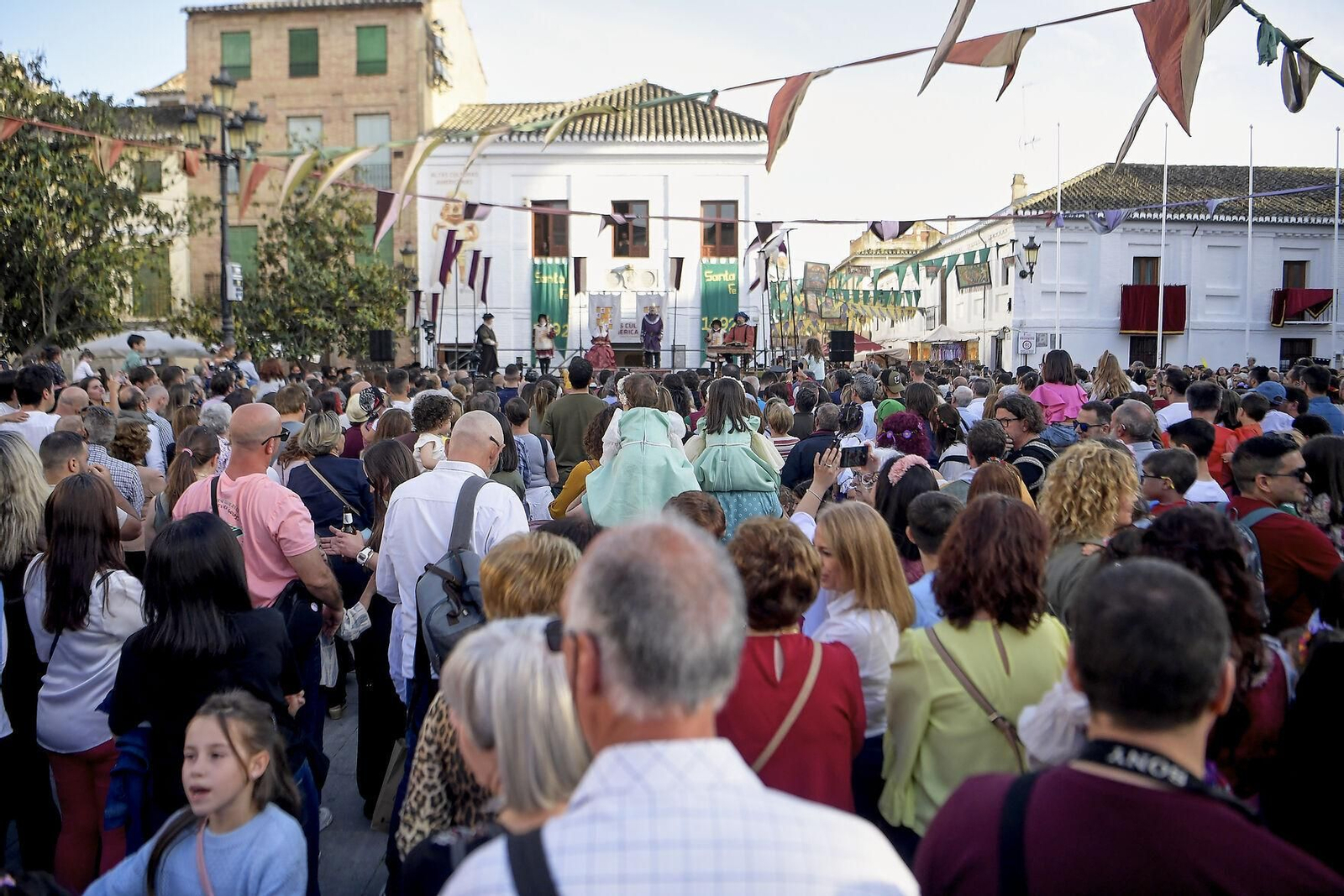 Fotos: Cristóbal Colón y los Reyes Católicos inauguran las Capitulaciones de Santa Fe