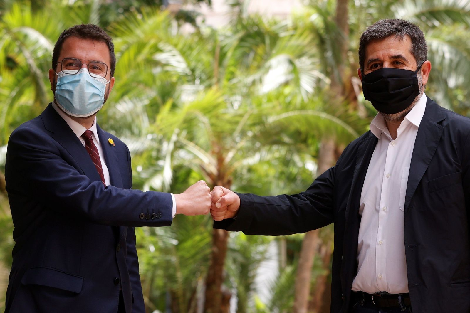 El coordinador nacional de ERC y candidato a la investidura, Pere Aragonès, y el secretario general de JxCat, Jordi Sanchez .