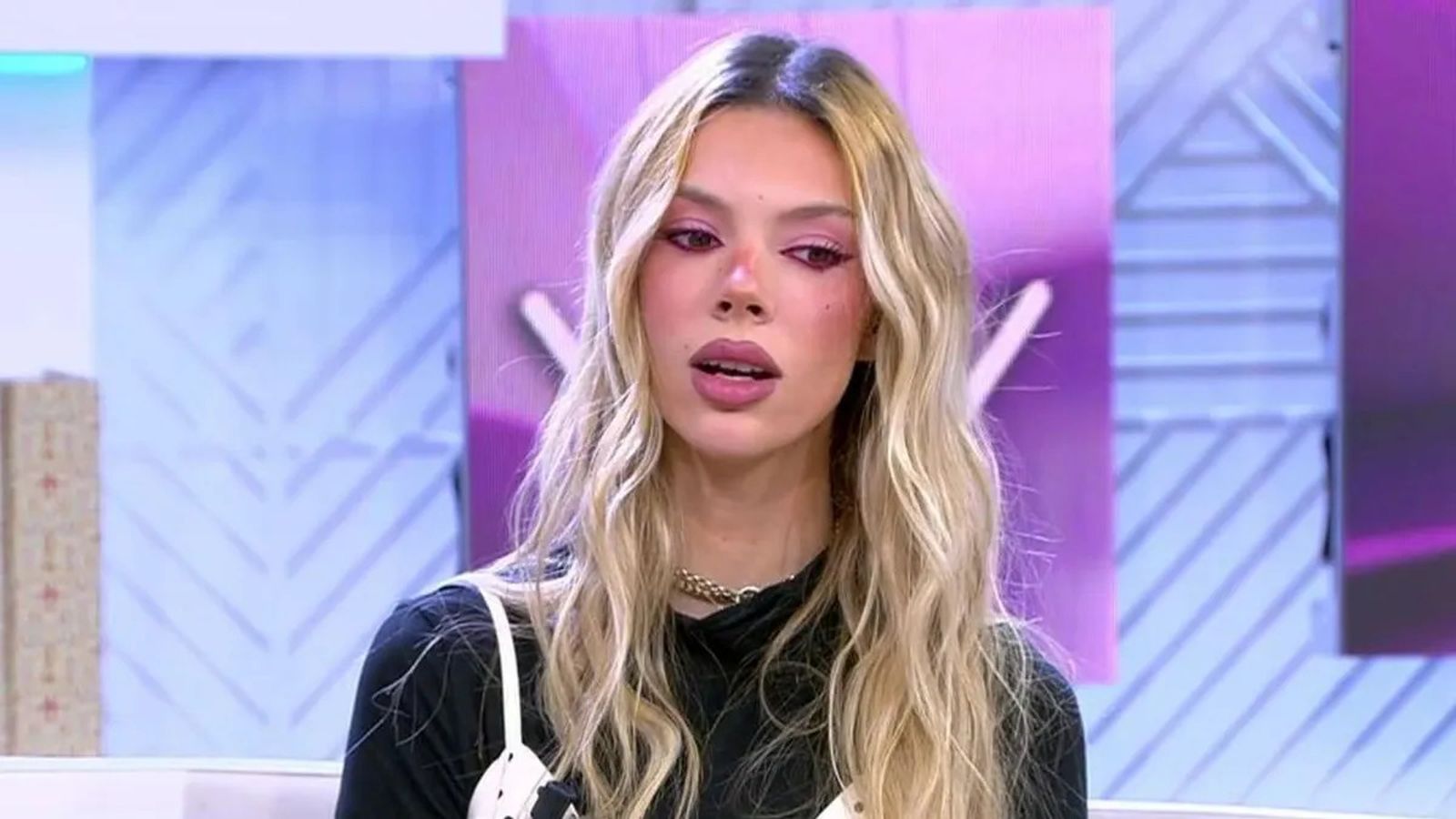 Alejandra Rubio ha presentado su primer libro en 'Vamos a ver', el programa de Telecinco en el que colabora de manera habitual.