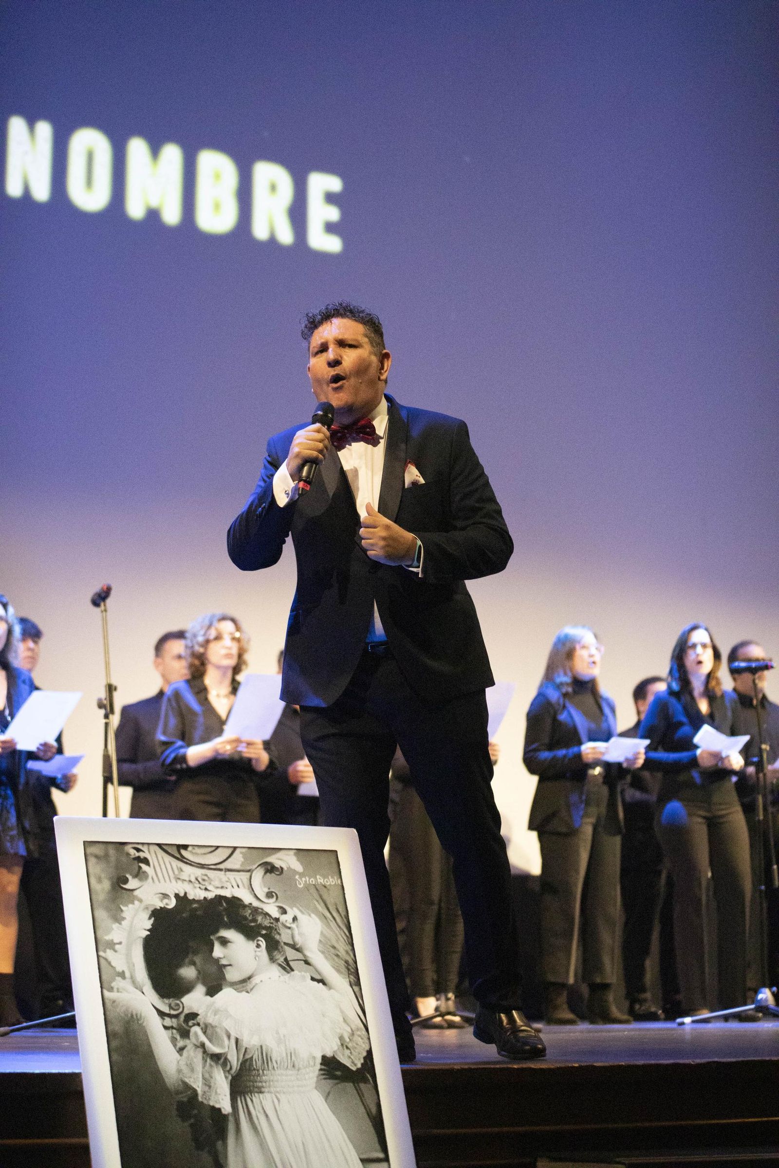 El estreno en Almería del largometraje documental "Concha Robles", en imágenes