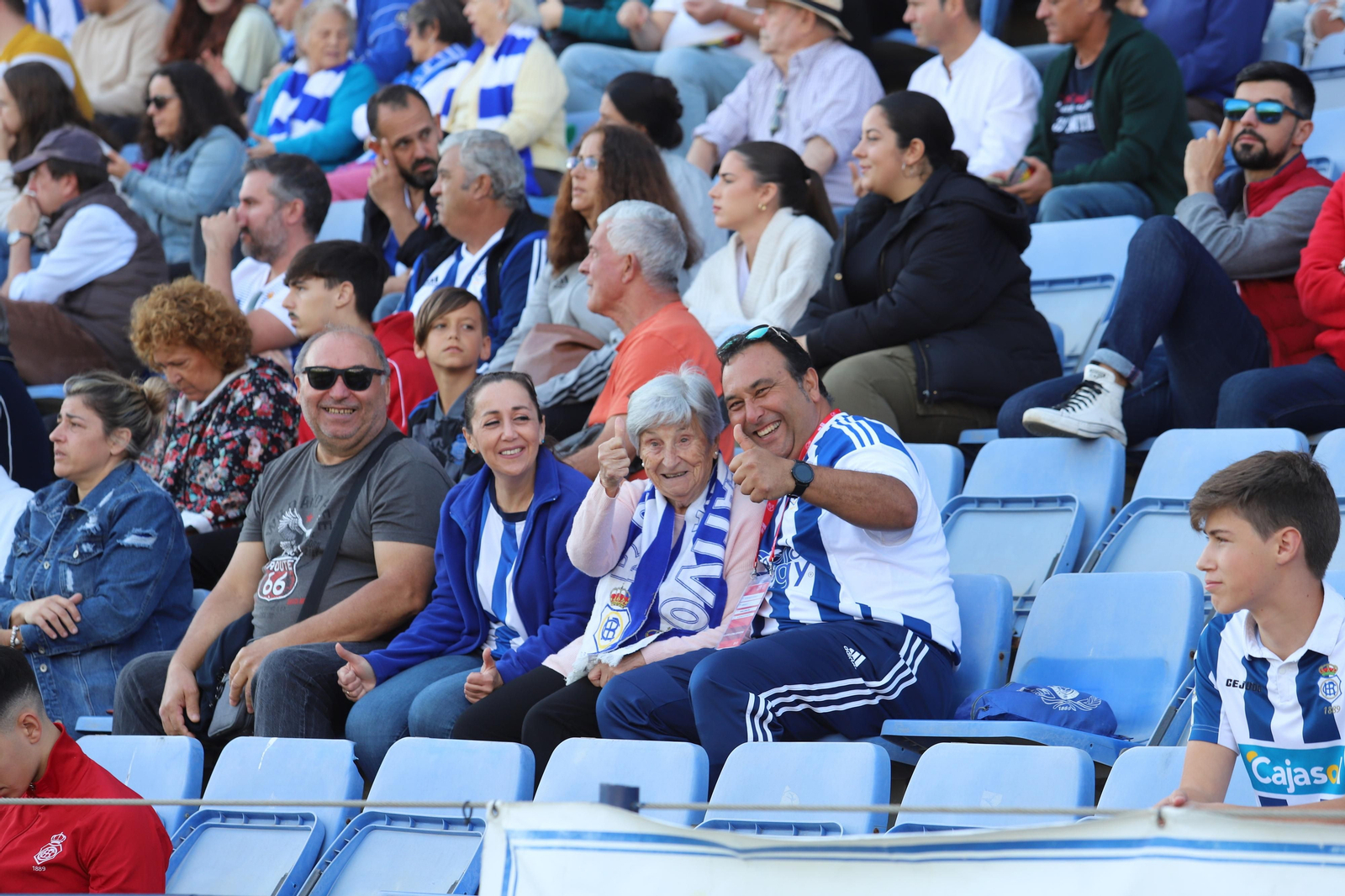 Imágenes del gran ambiente en el Nuevo Colombino para ver el  Recre-Burgos