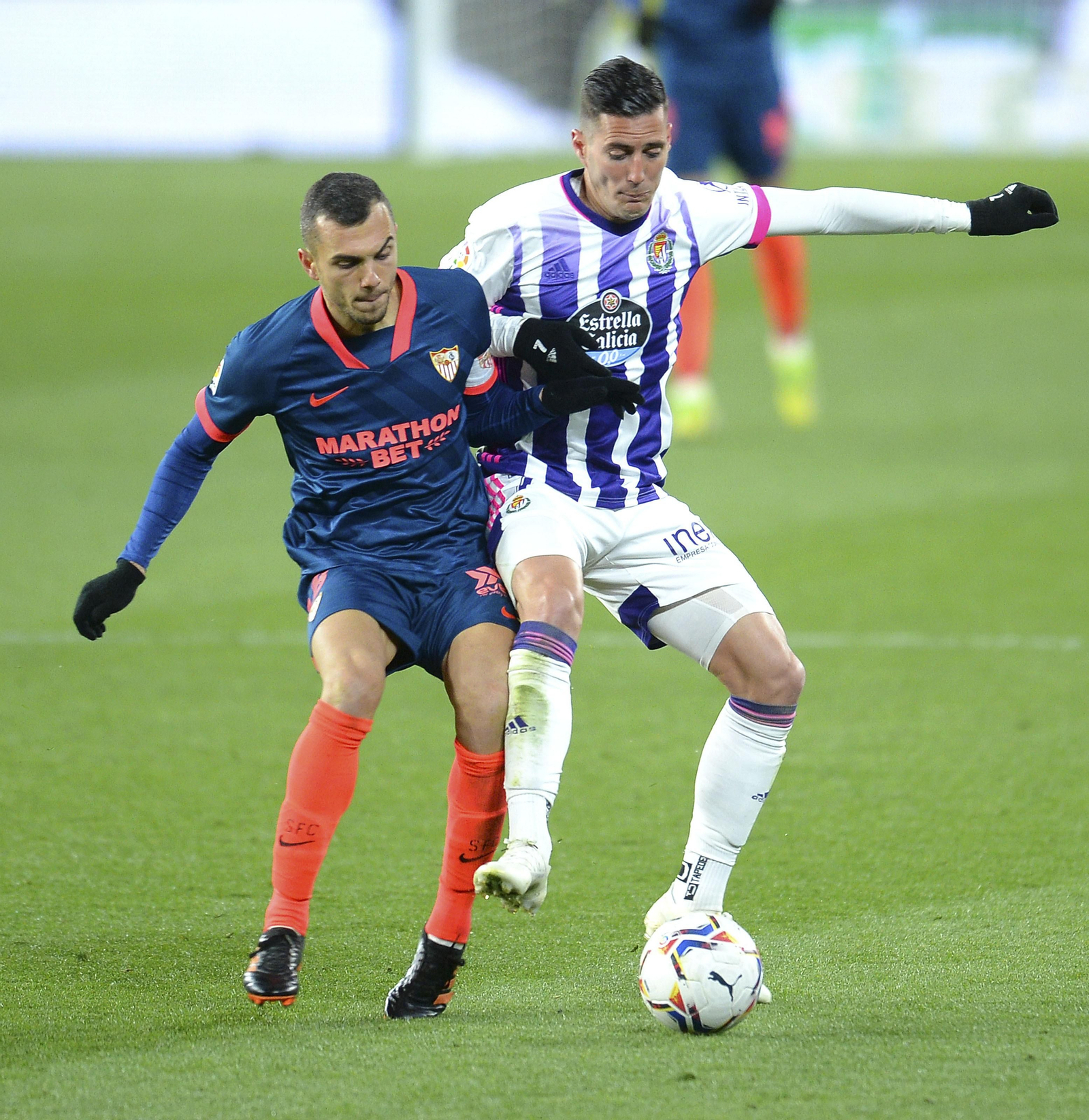 Joan Jordán, en la segunda parte del Valladolid-Sevilla, con el brazalete de capitán.