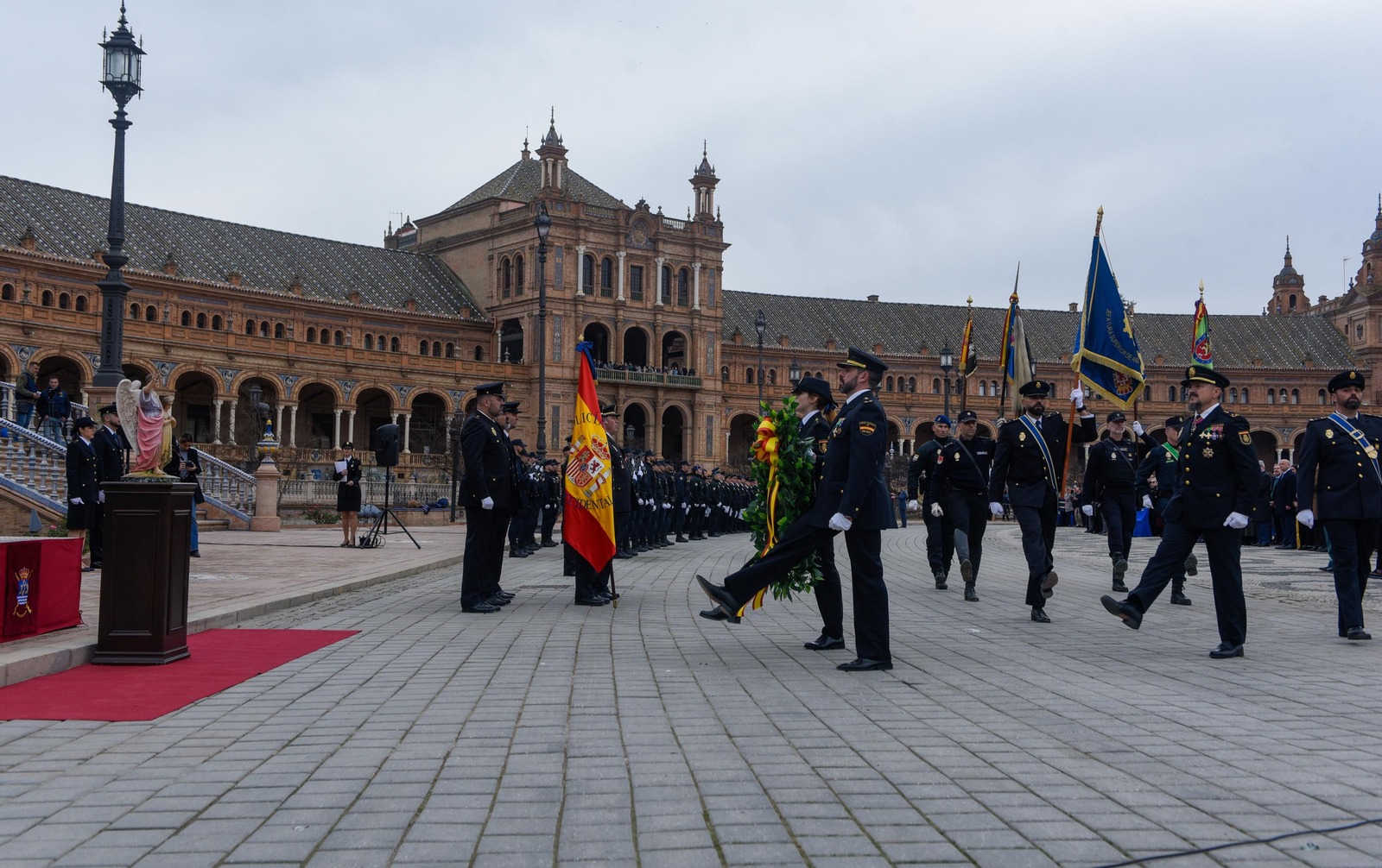 Acto de celebración del Bicentenario de la Policía Nacional en Sevilla