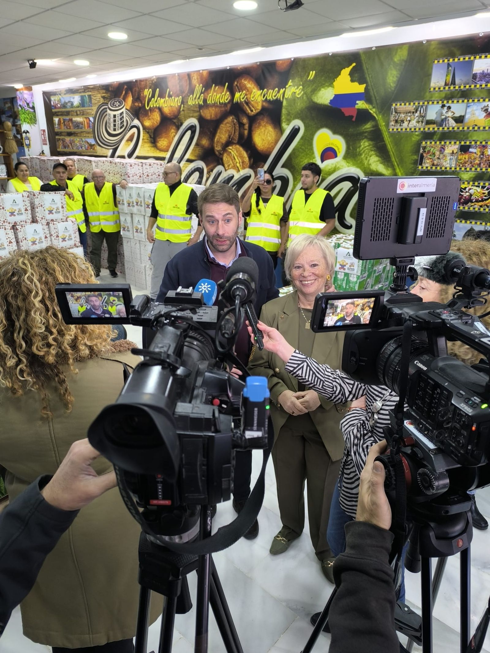 Esta asociación de colombianos de Almería celebra 20 años con 200 cestas de la compra a quienes más lo necesitan
