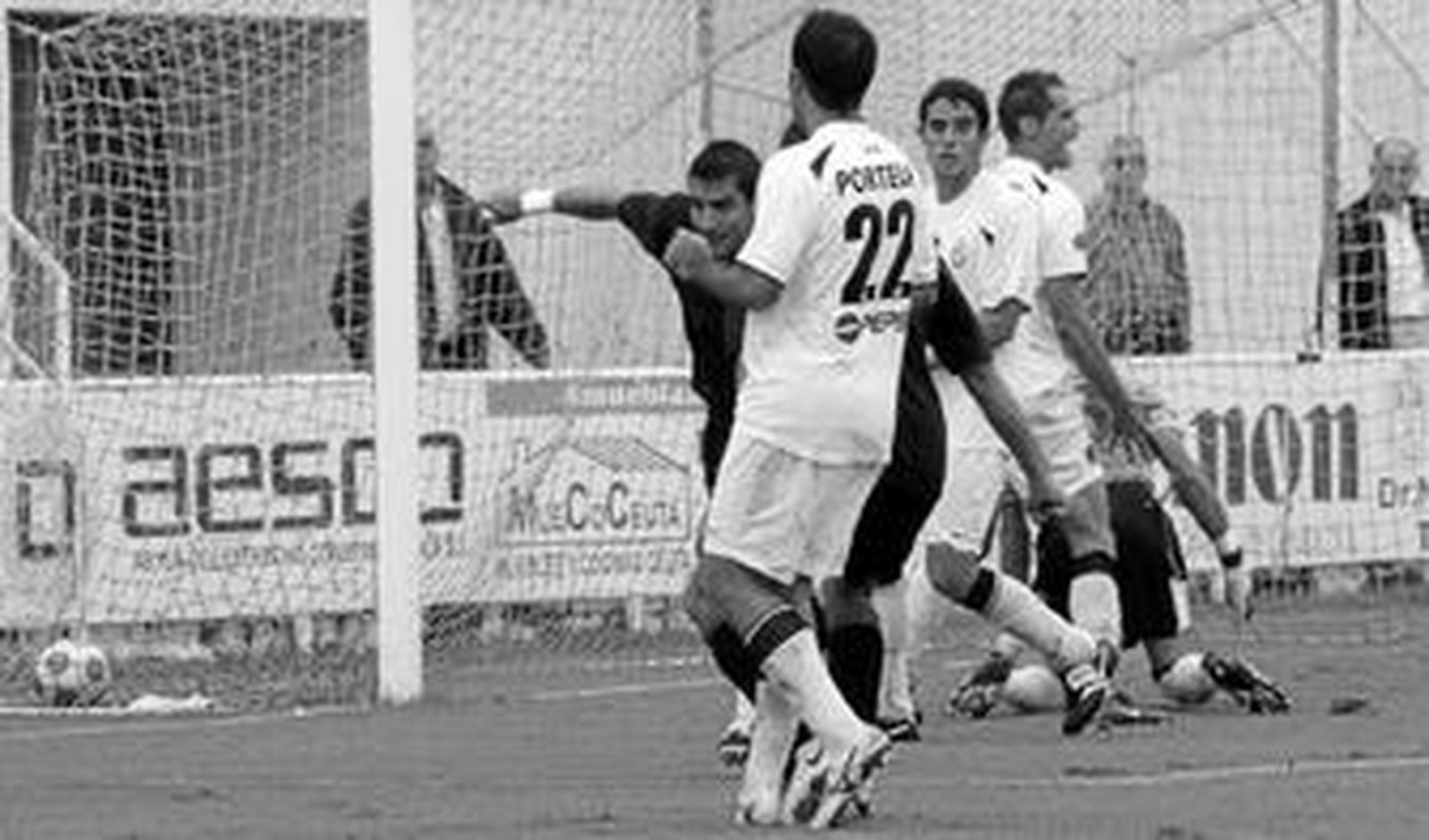 Torrecilla, autor del empate, justo tras marcar el gol.