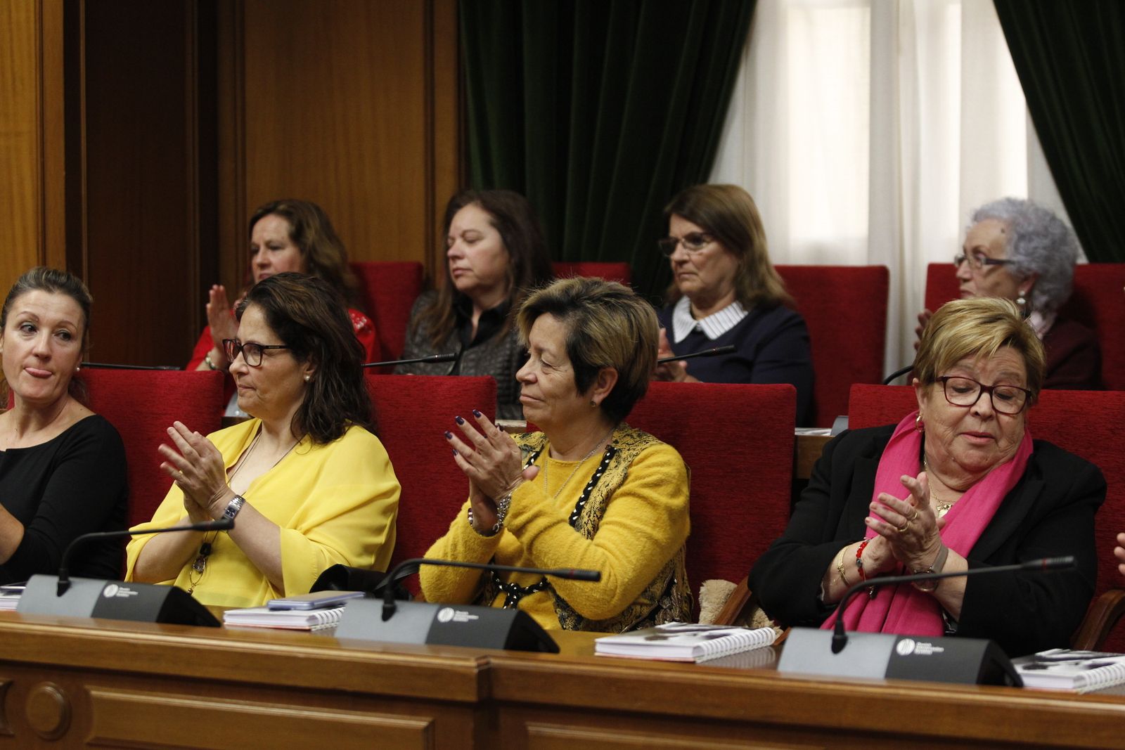 Fotogalería entrega acreditaciones Talleres Carmen de Burgos. Diputación de Almería