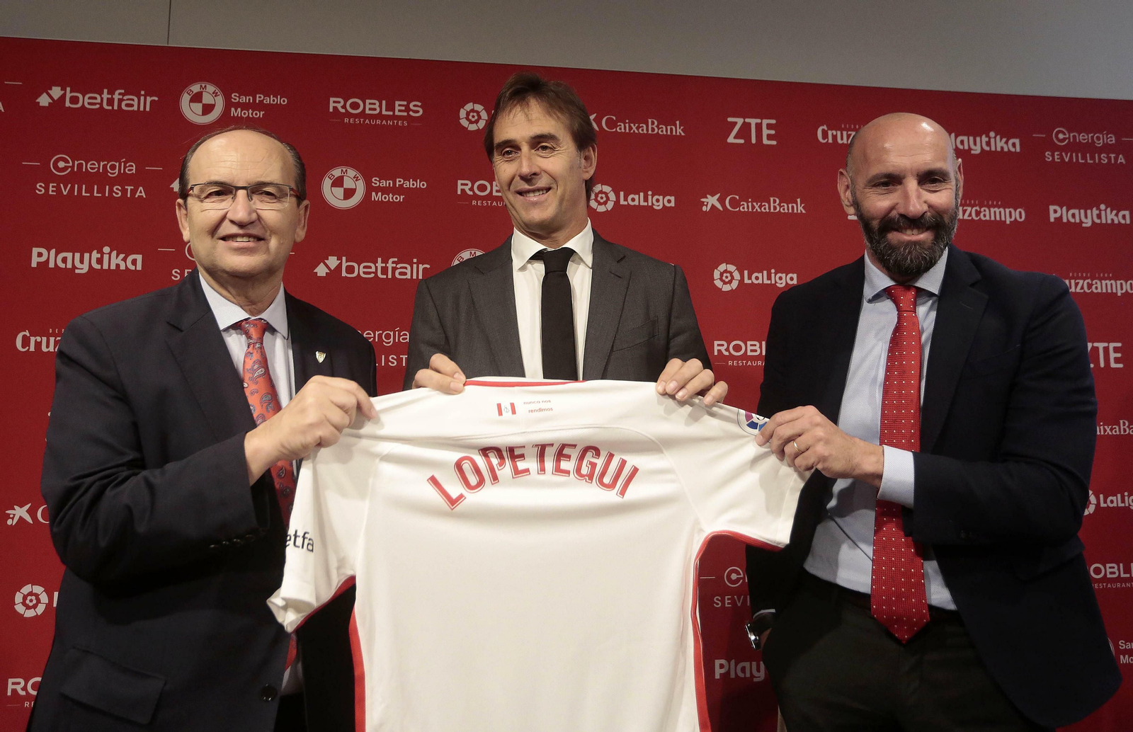 Las fotos de la presentación de Lopetegui como entrenador del Sevilla FC