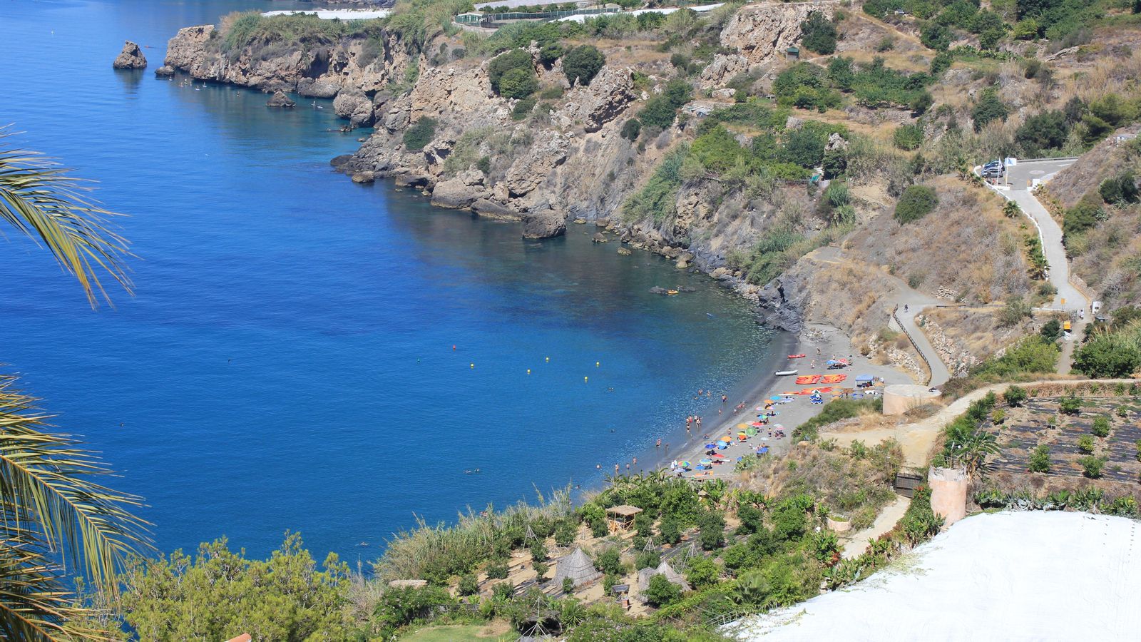 Una vista de la Playa de Maro.