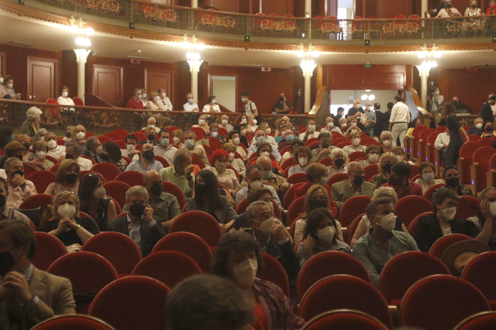 El acto de entrega del título de Hijo Adoptivo de Córdoba a Julio Anguita, en fotografías