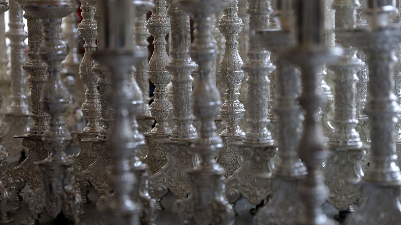 Preparativos en las iglesias de Algeciras para la Magna Mariana, en imágenes