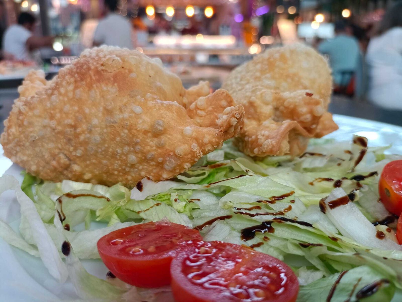 Empanada argentina rellena de ternera y empanada de rabo de toro de El Argentino