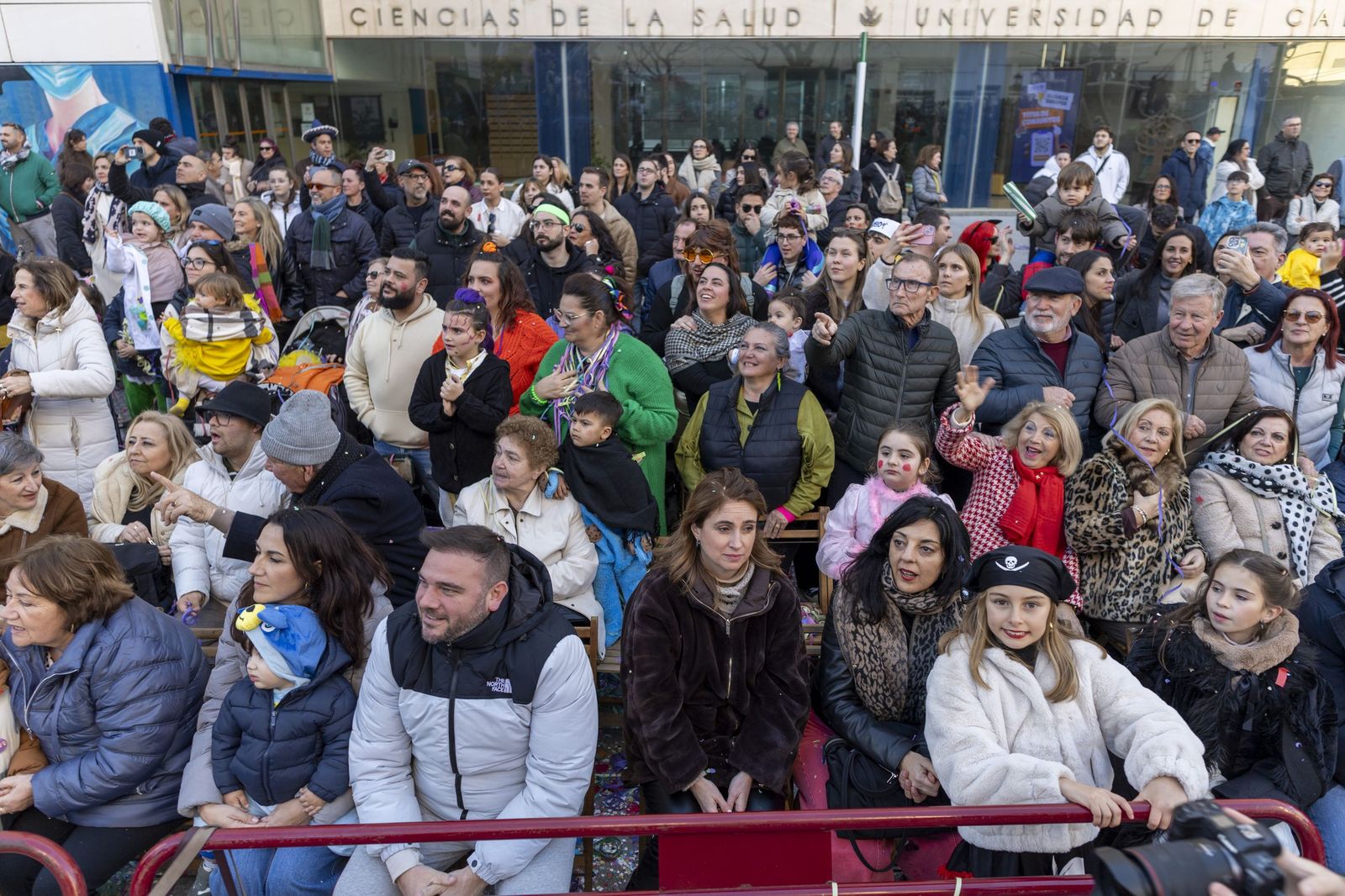 Las mejores imágenes de la Cabalgata del Carnaval de Cádiz 2026