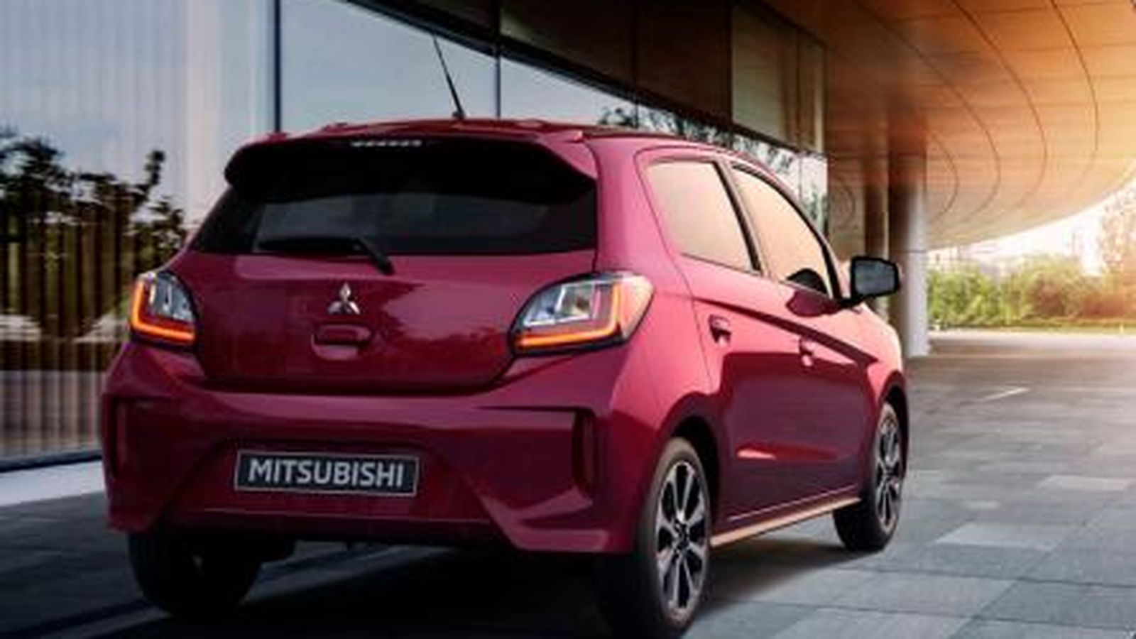 Un motor, dos niveles de equipamiento y, ahora, como alternativa a la caja de cambios manual de cinco marchas, una automática de tipo CVT.