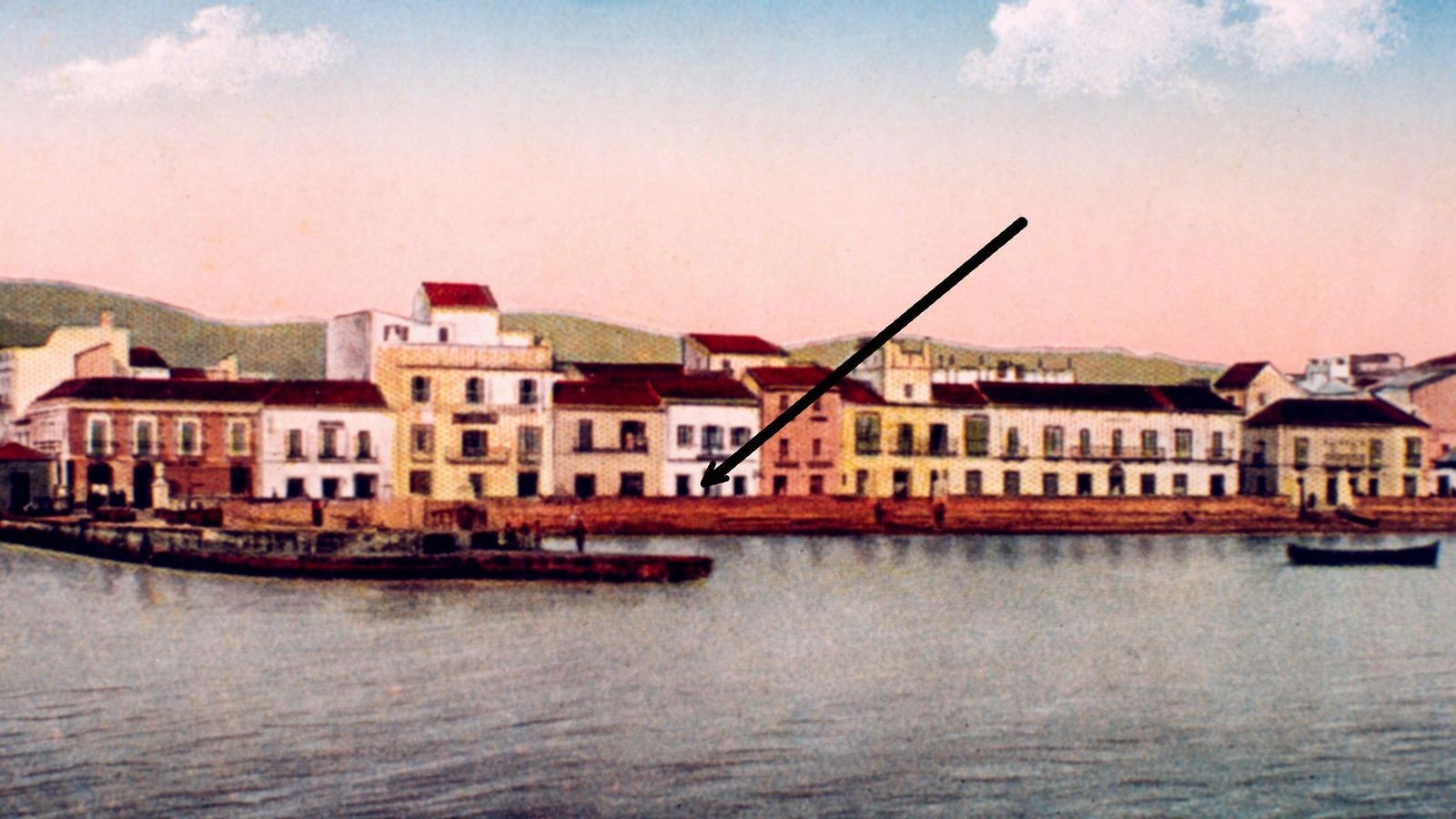 Señalado con una flecha el muelle de Ribera que, según el Proyecto de 1908 se debía ensanchar a costa de la playa cercana.
