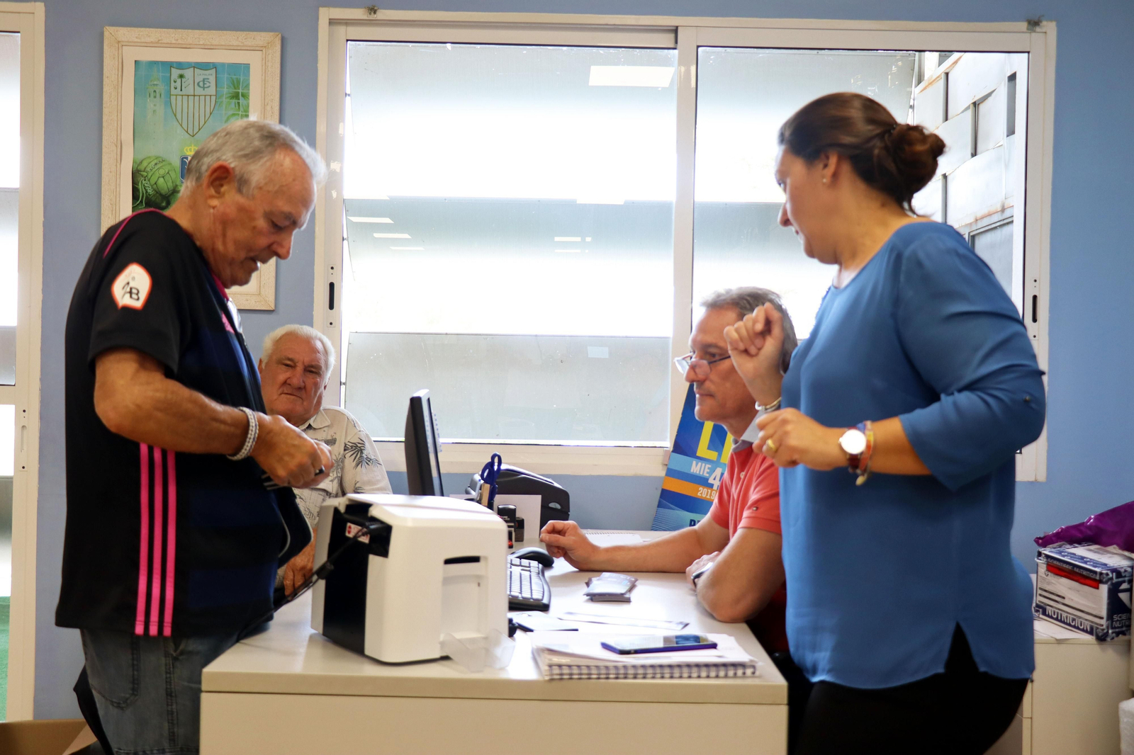 Las mejores imágenes de la venta de entradas para el partido Gimnástica Segoviana-Recreativo