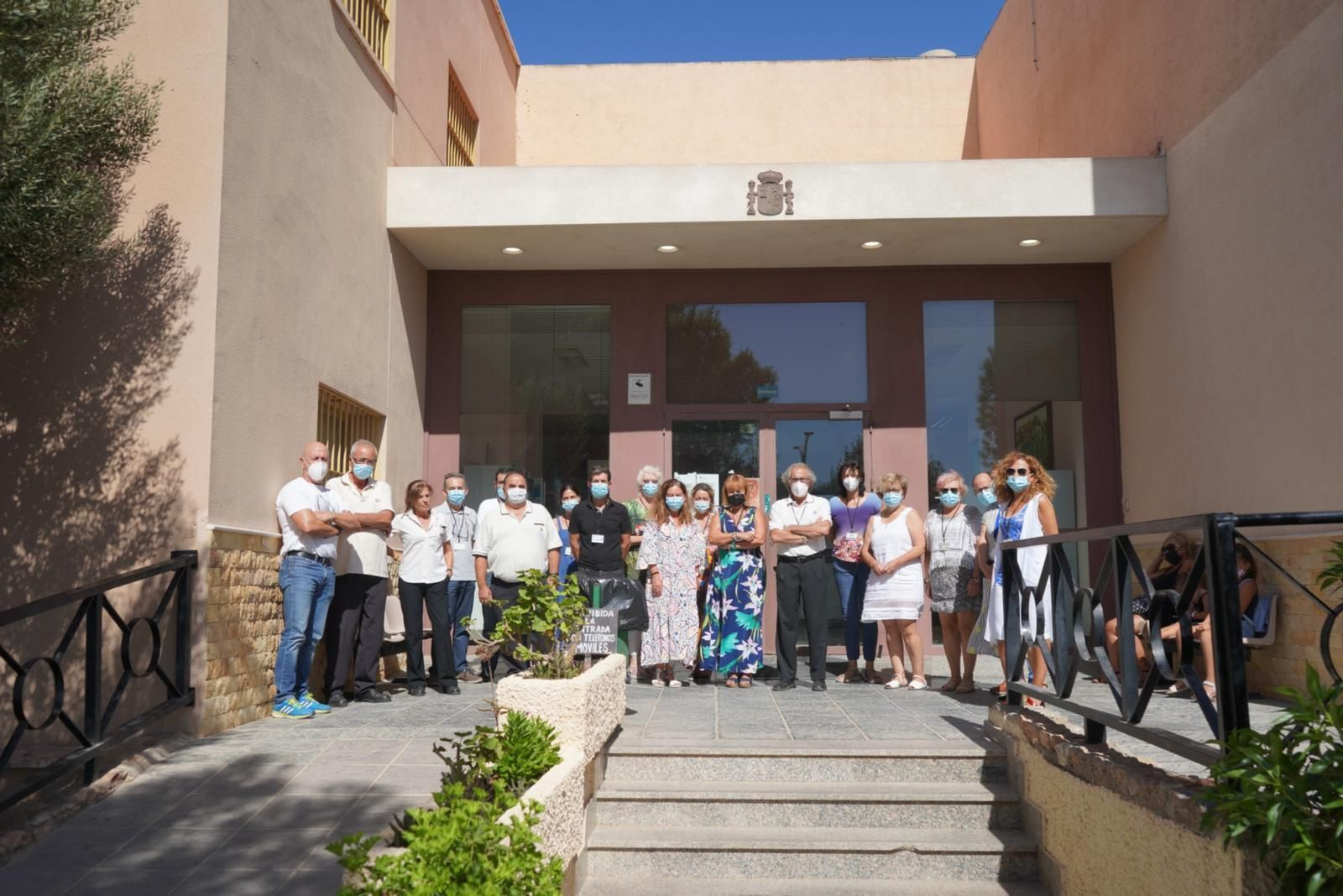 Concentración en El Acebuche en repulsa a la agresión a la subdirectora de la cárcel de Villena.